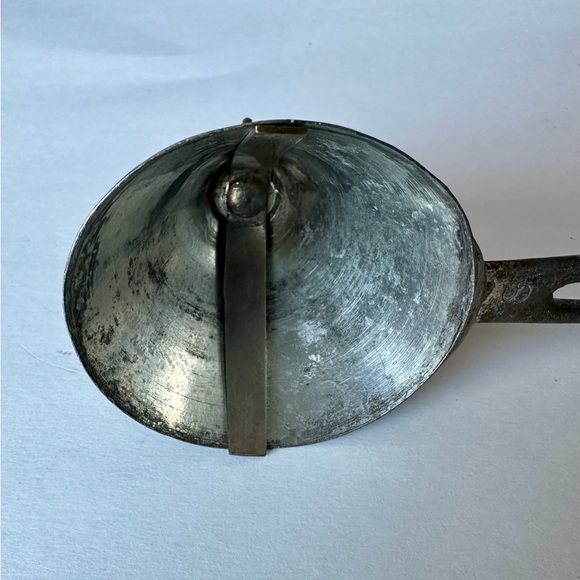 Antique Finger Turn Ice Cream Scoop - Picture 5 of 6